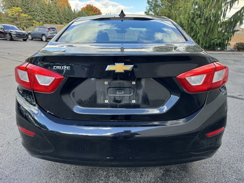 2017 Chevrolet Cruze LS photo 4