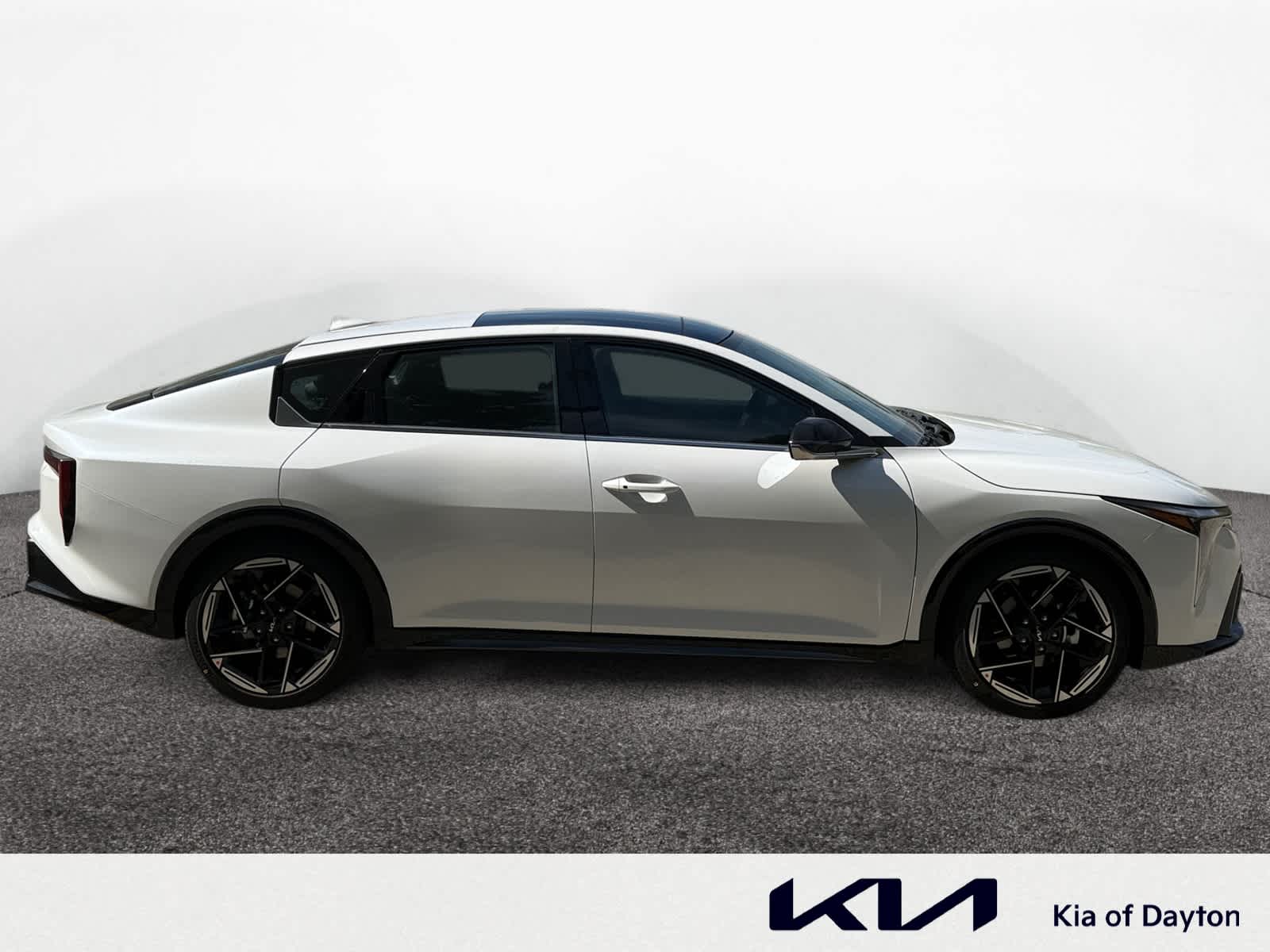 2025 Kia K4 GT-Line photo 6