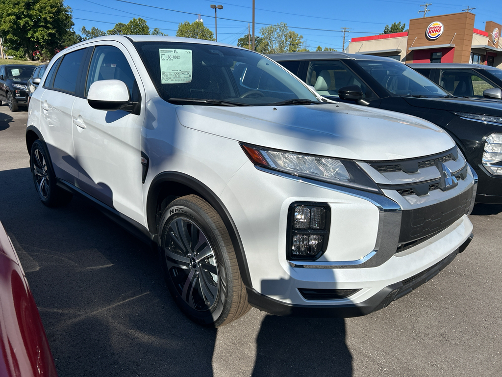 2025 Mitsubishi Outlander Sport ES's photo