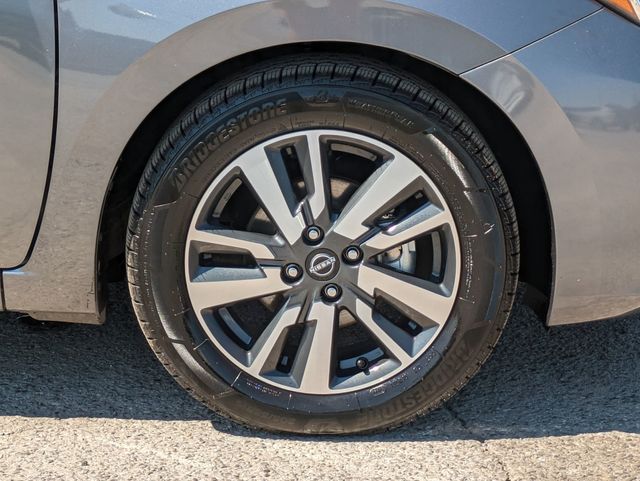 2023 Nissan Versa 1.6 SV photo 9