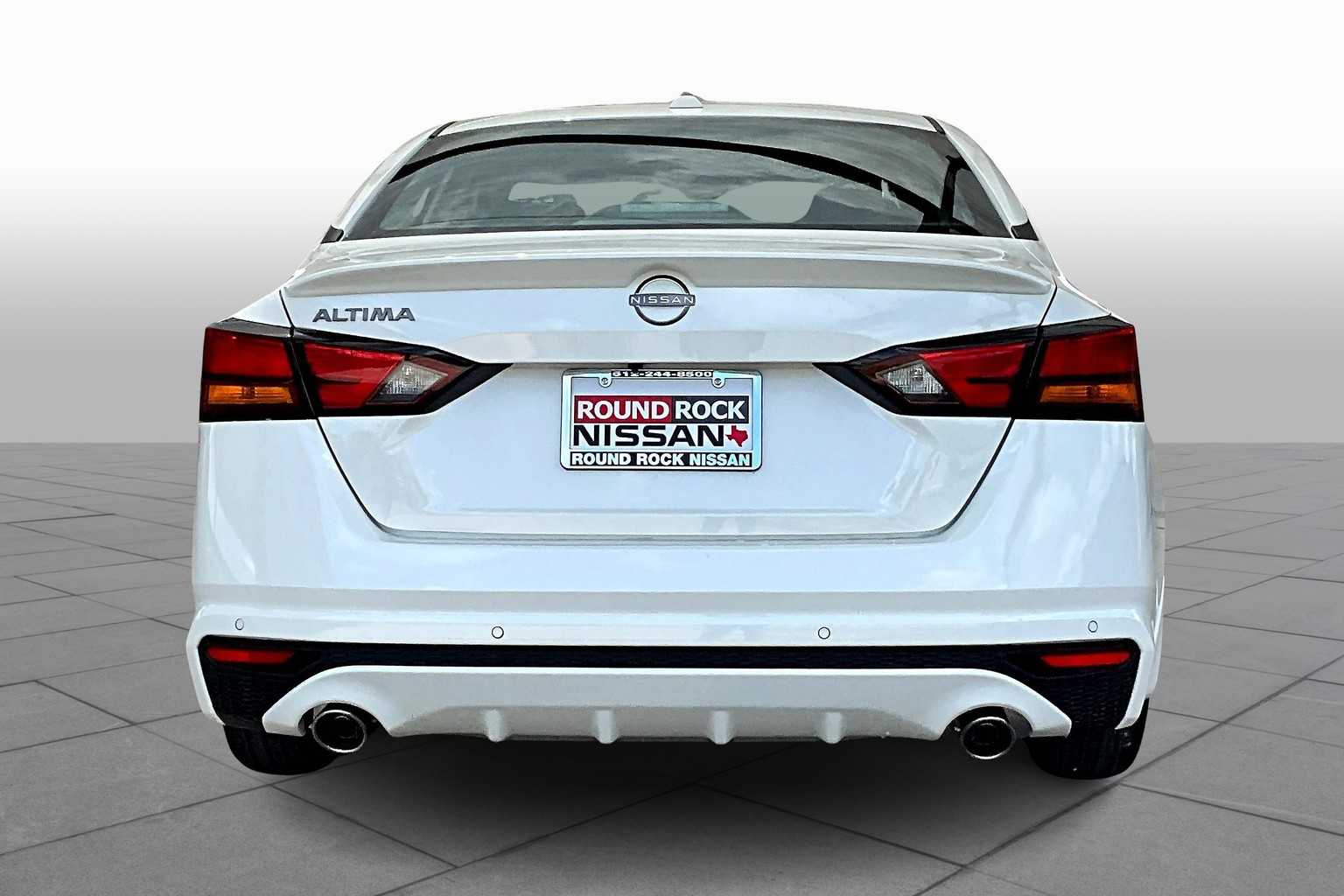 2025 Nissan Altima SV photo 4