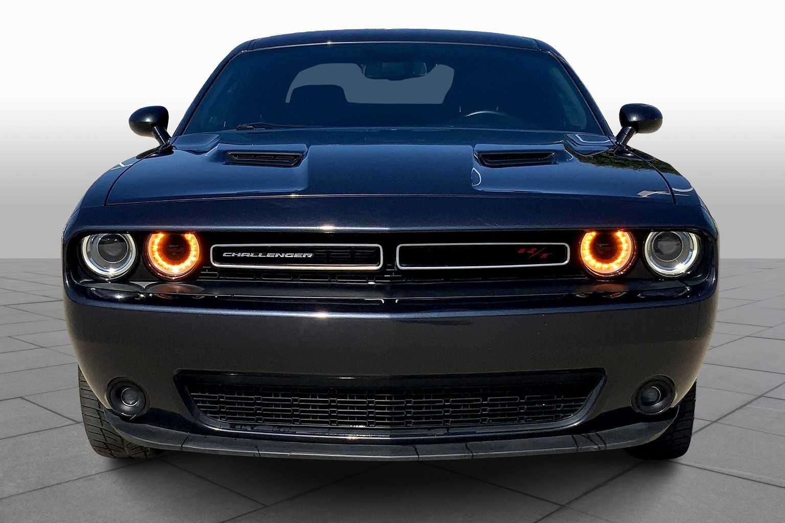 2018 Dodge Challenger R/T photo 3