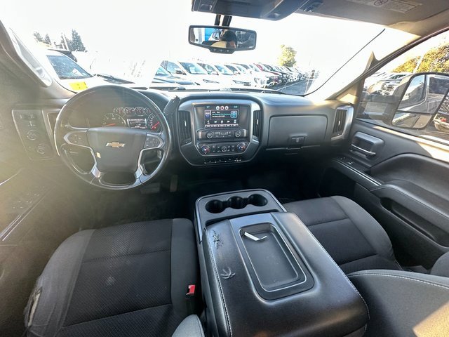 2015 Chevrolet Silverado 2500HD LT photo 4