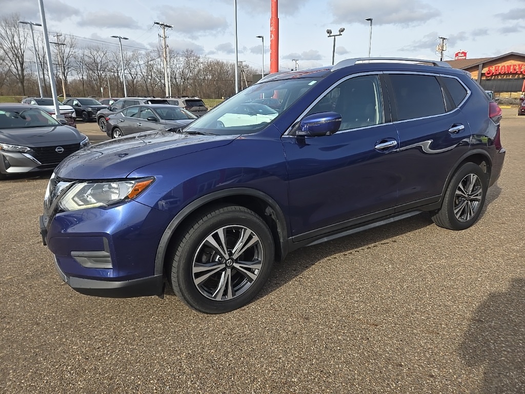 2020 Nissan Rogue SV photo 3