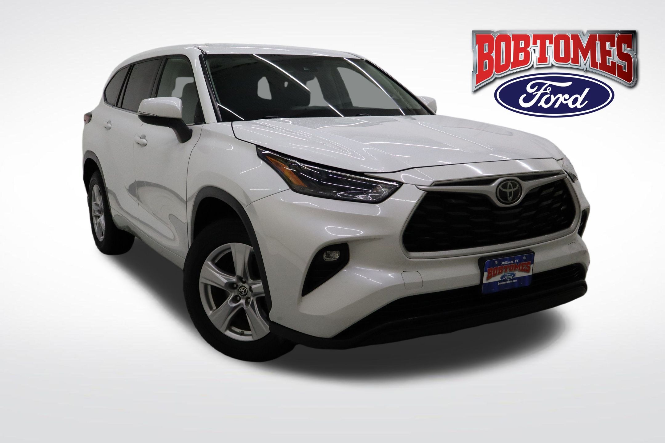 2022 Toyota Highlander LE's photo