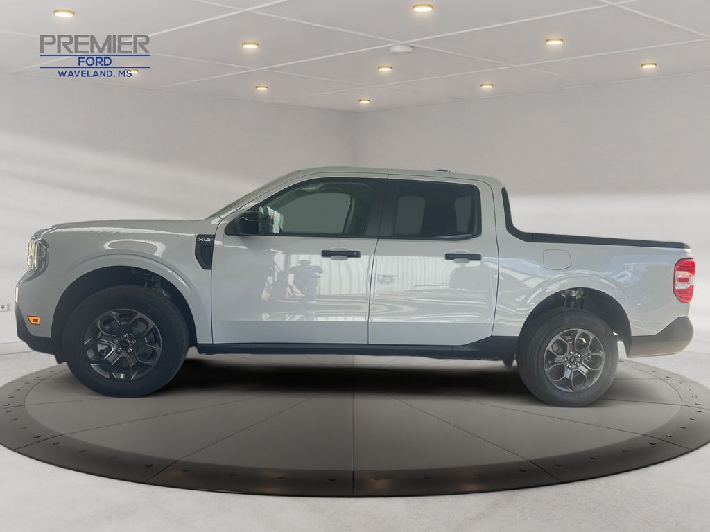 2025 Ford Maverick XLT photo 2