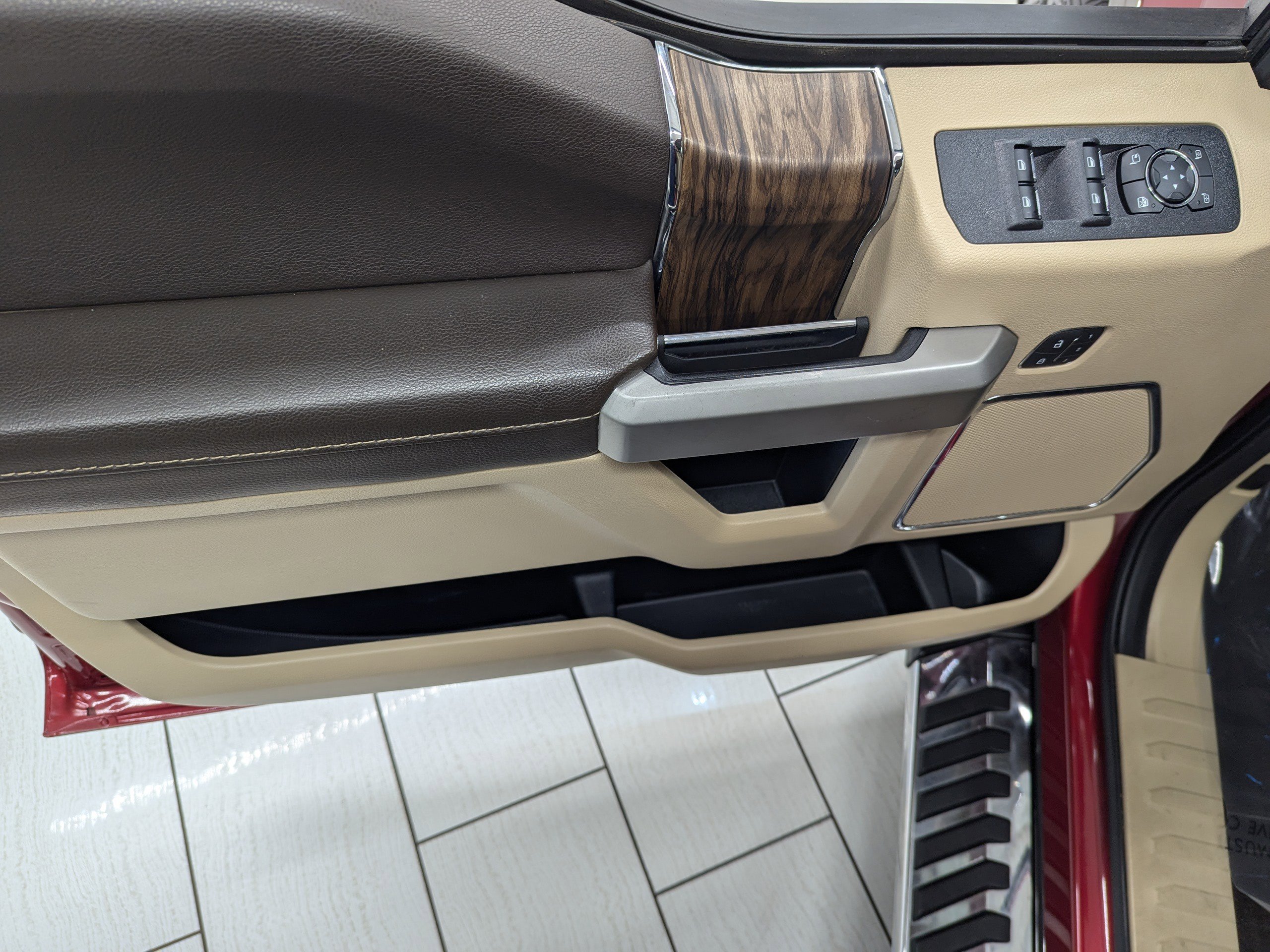 2020 Ford F-150 Lariat photo 8