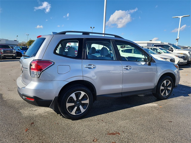2017 Subaru Forester 2.5i photo 2