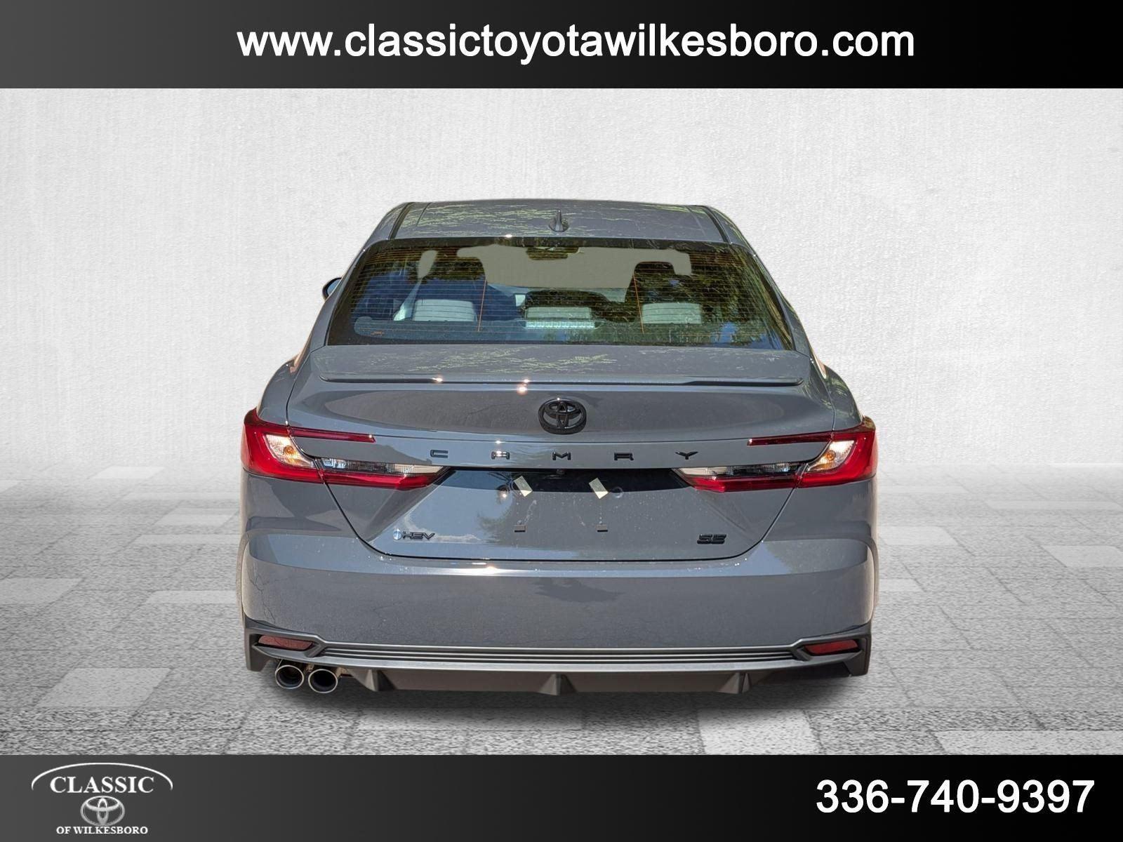 2026 Toyota Camry SE photo 4