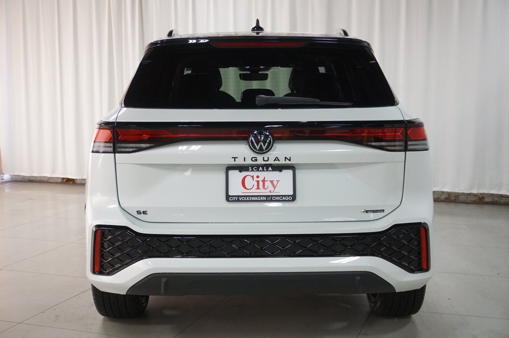 2025 Volkswagen Tiguan SE R-Line Black photo 4