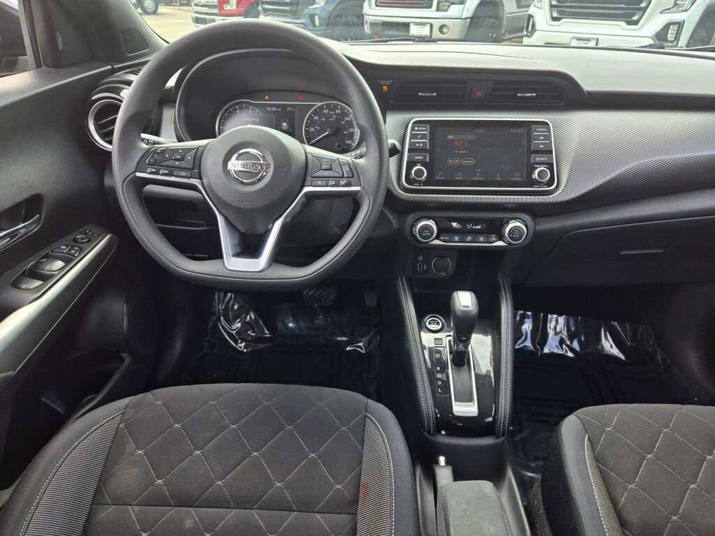 2020 Nissan Kicks SV photo 13