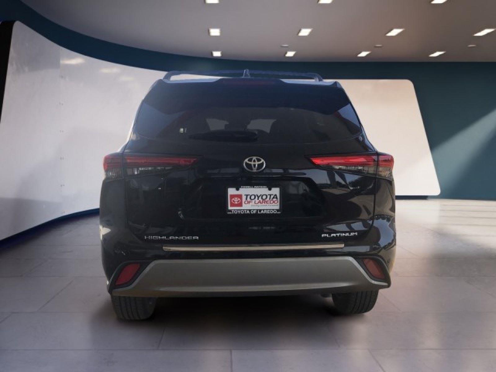 2022 Toyota Highlander Platinum photo 3