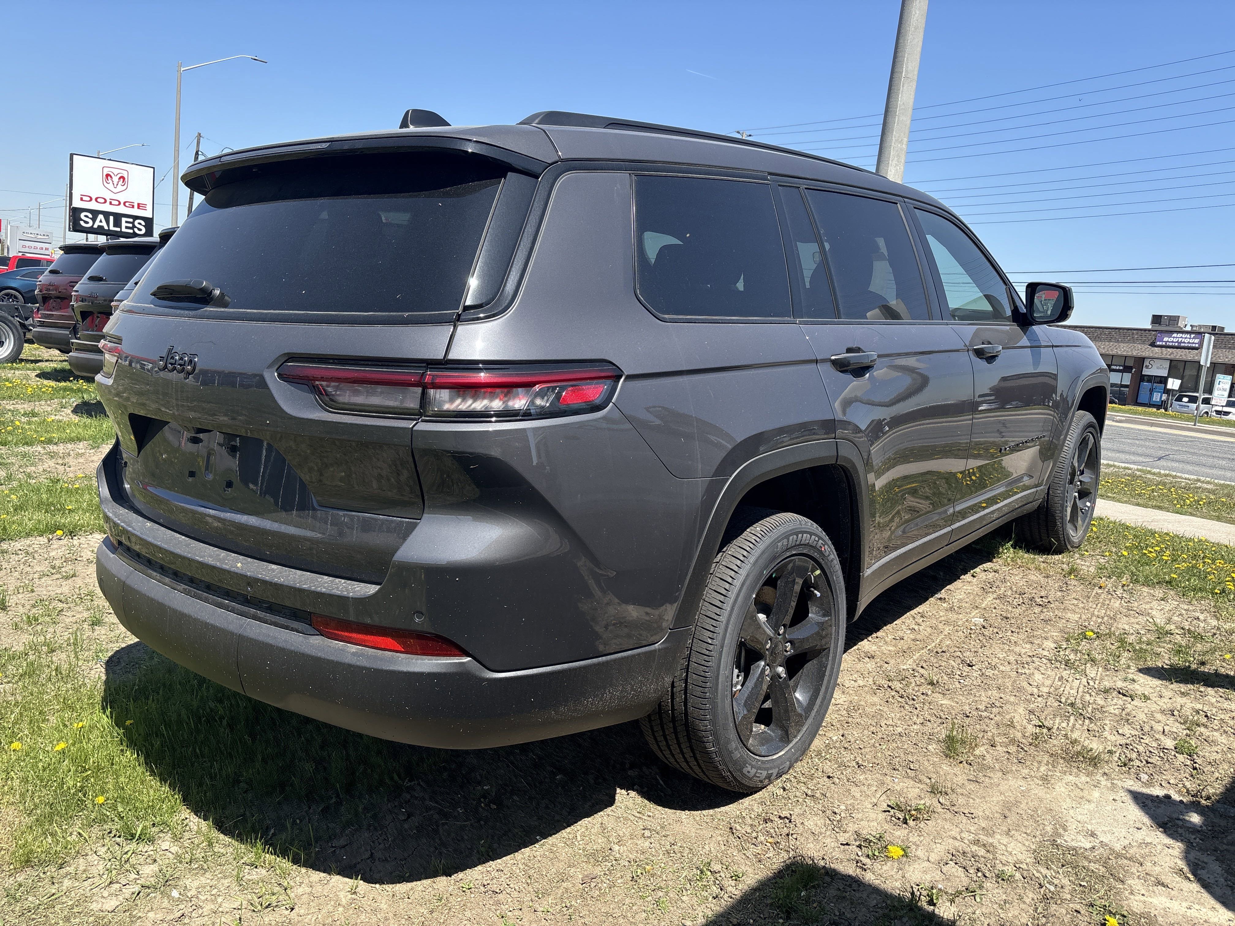 New 2025 Baltic Grey Metallic Jeep Altitude image 4
