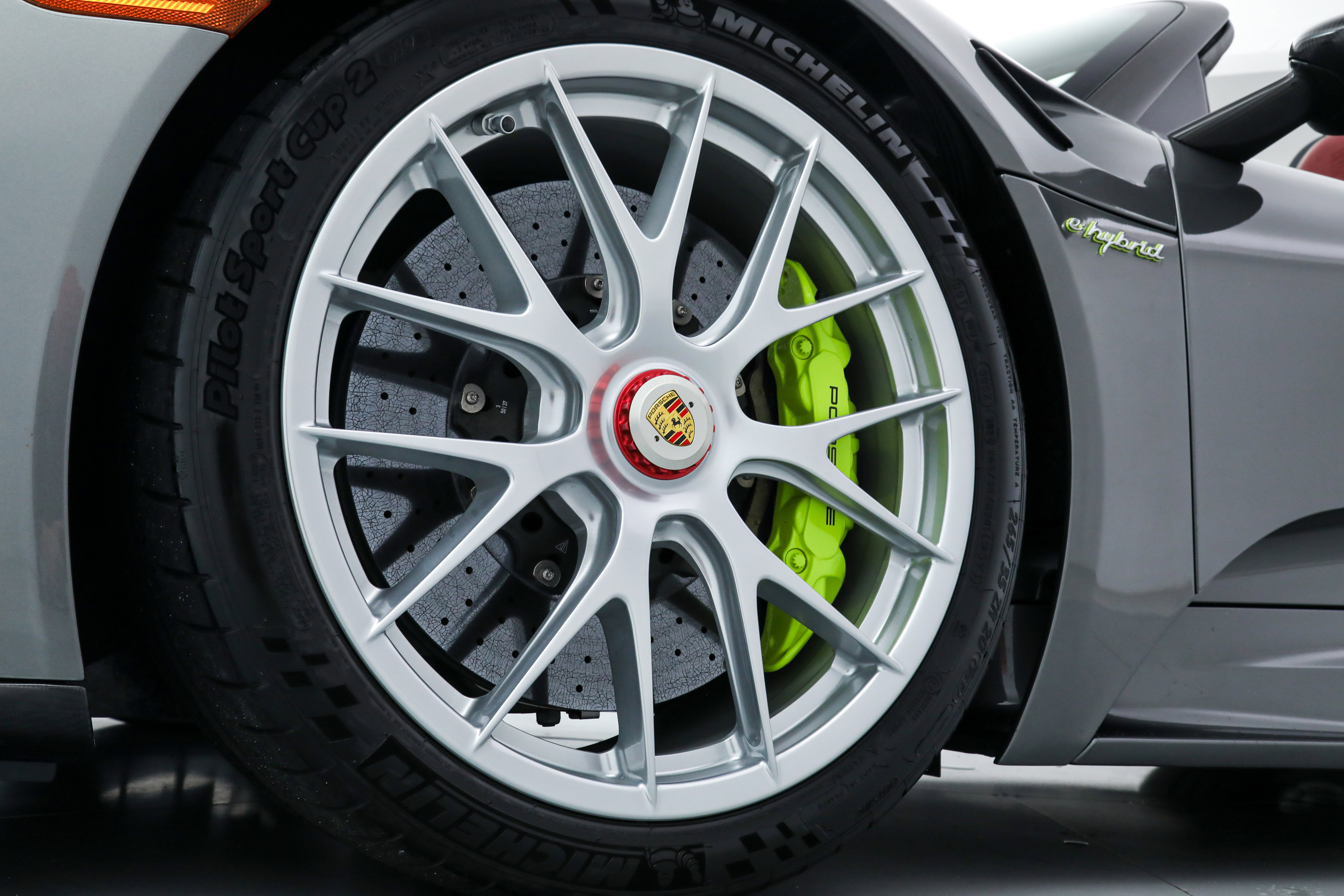 2015 Porsche 918 Spyder photo 16
