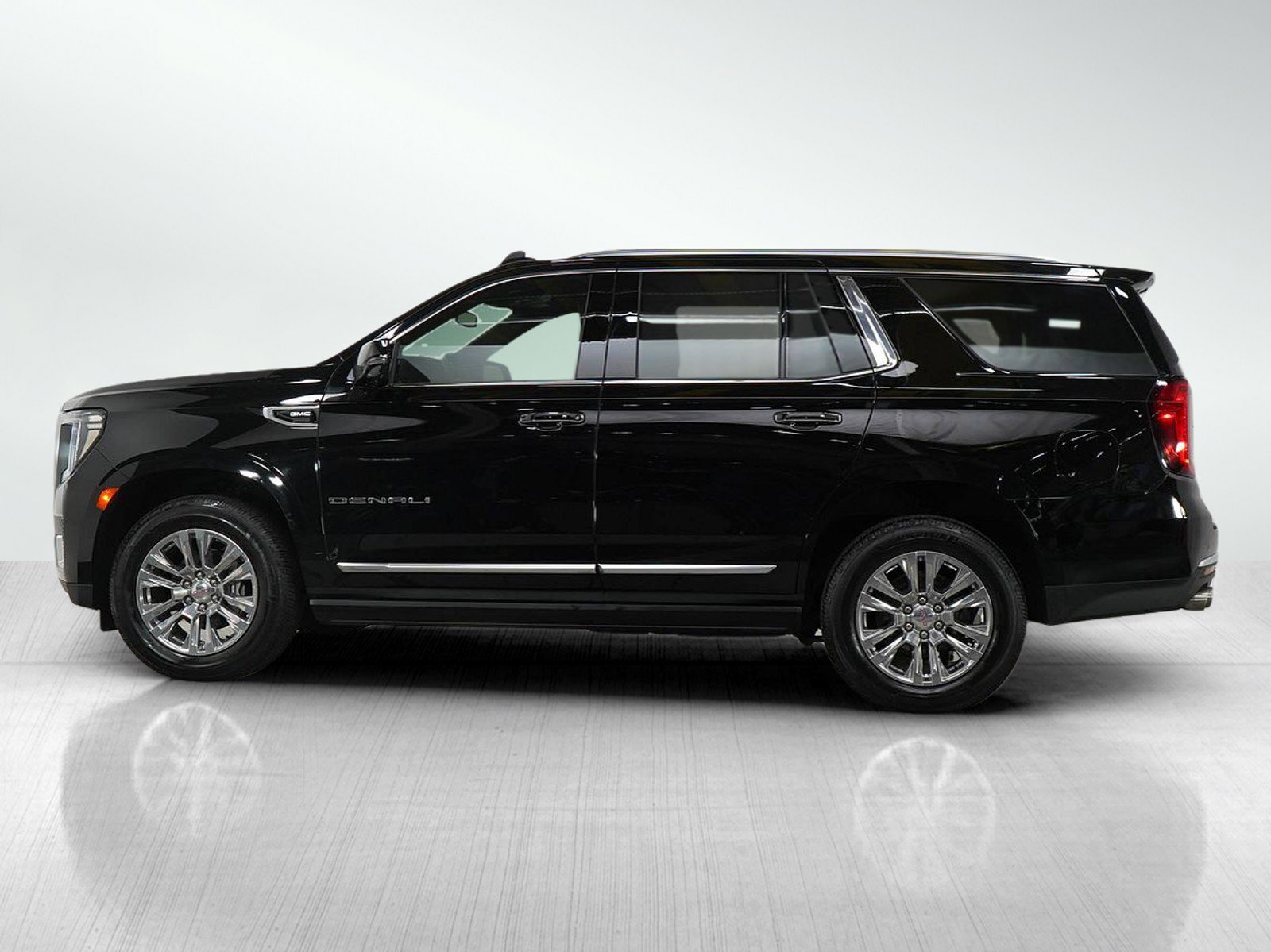 Used 2022 GMC Yukon Denali with VIN 1GKS2DKL7NR356468 for sale in Bloomington, Minnesota