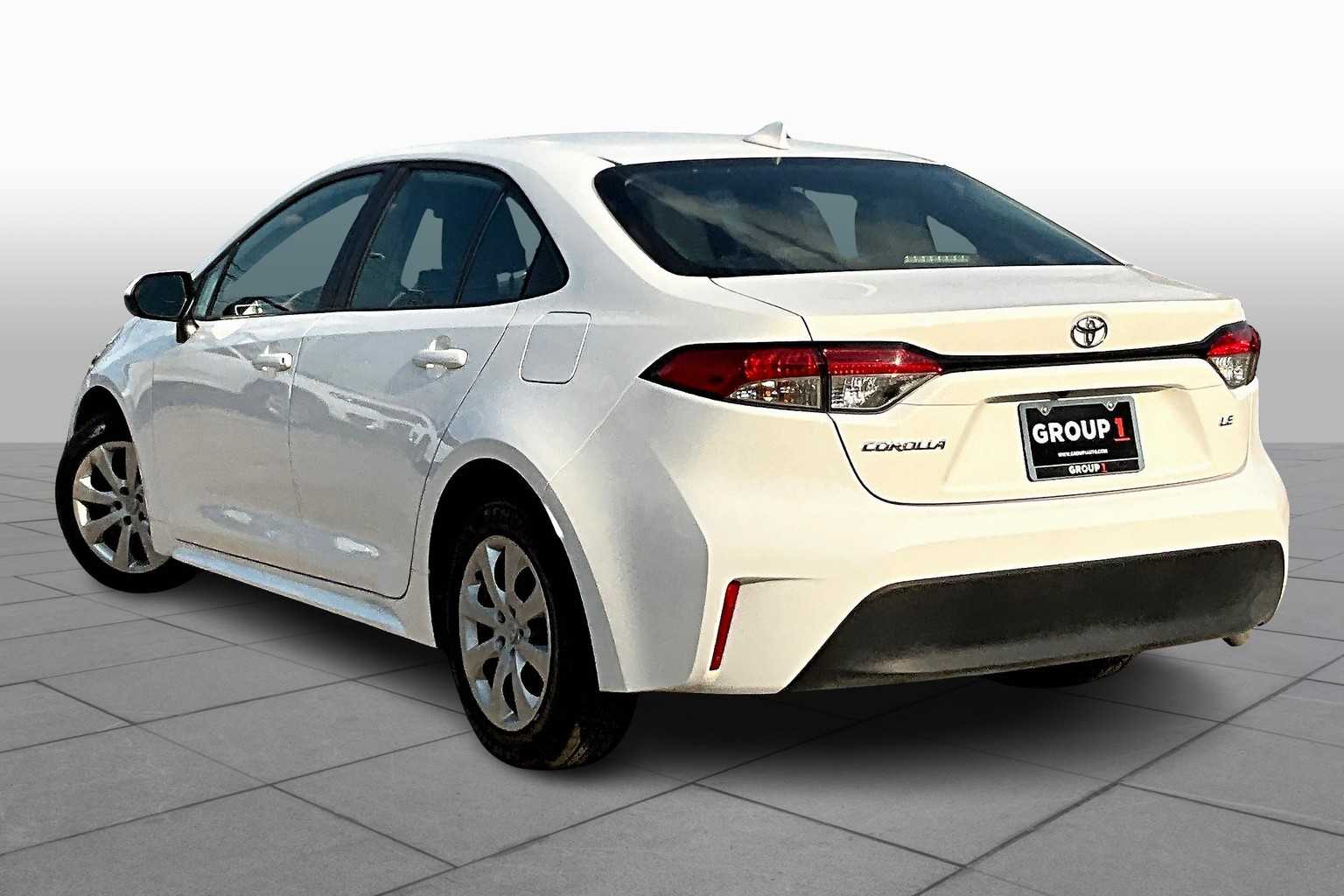 2024 Toyota Corolla LE photo 9