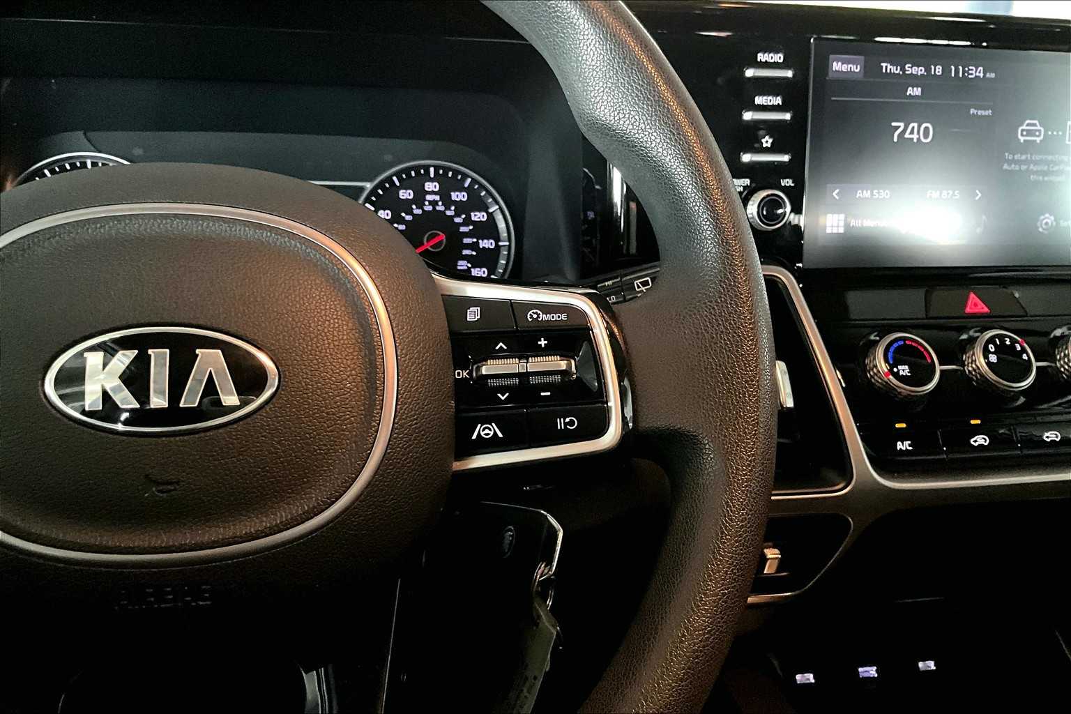 2021 Kia Sorento LX photo 24
