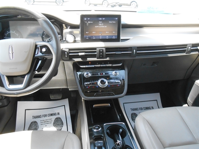 2021 Lincoln Corsair Standard photo 3