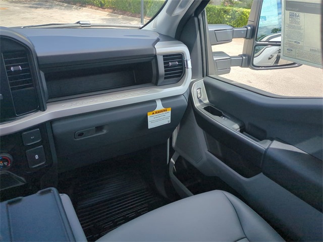2026 Ford F-350 photo 15