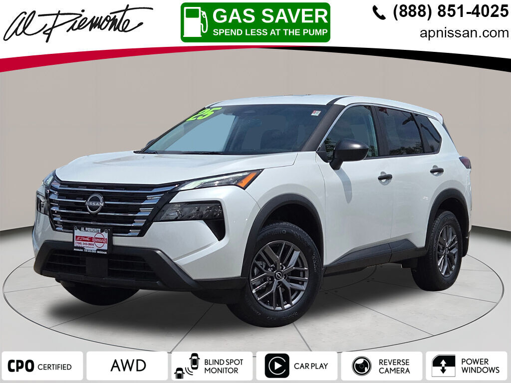 2025 Nissan Rogue S's photo