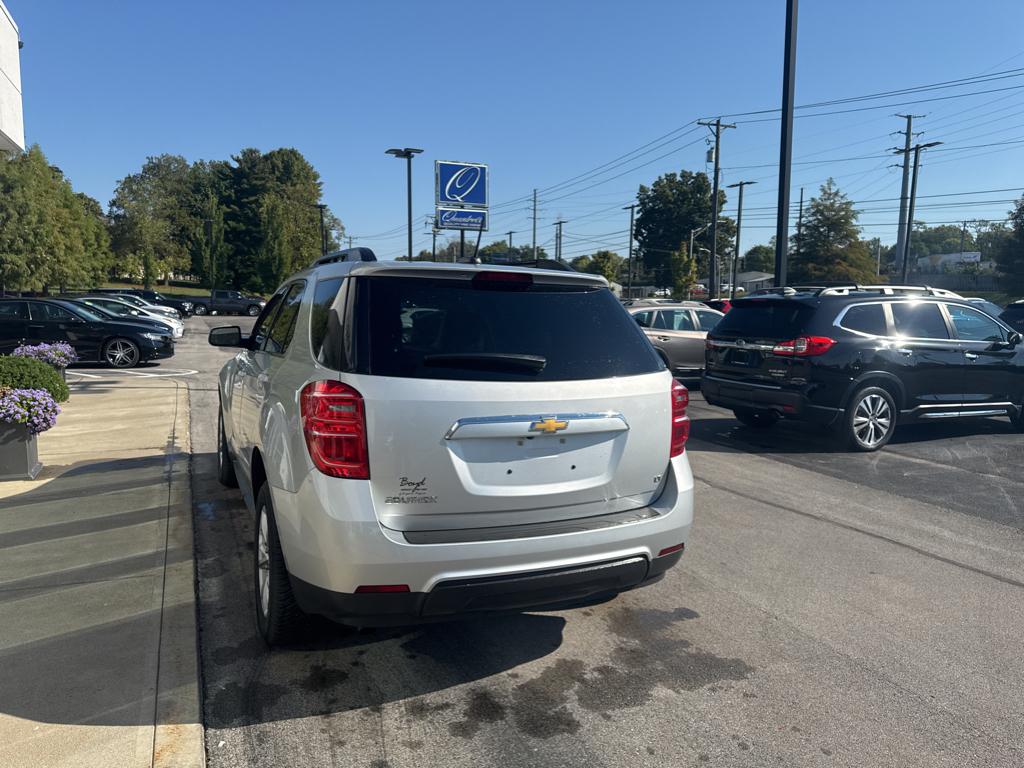 2017 Chevrolet Equinox LT photo 3