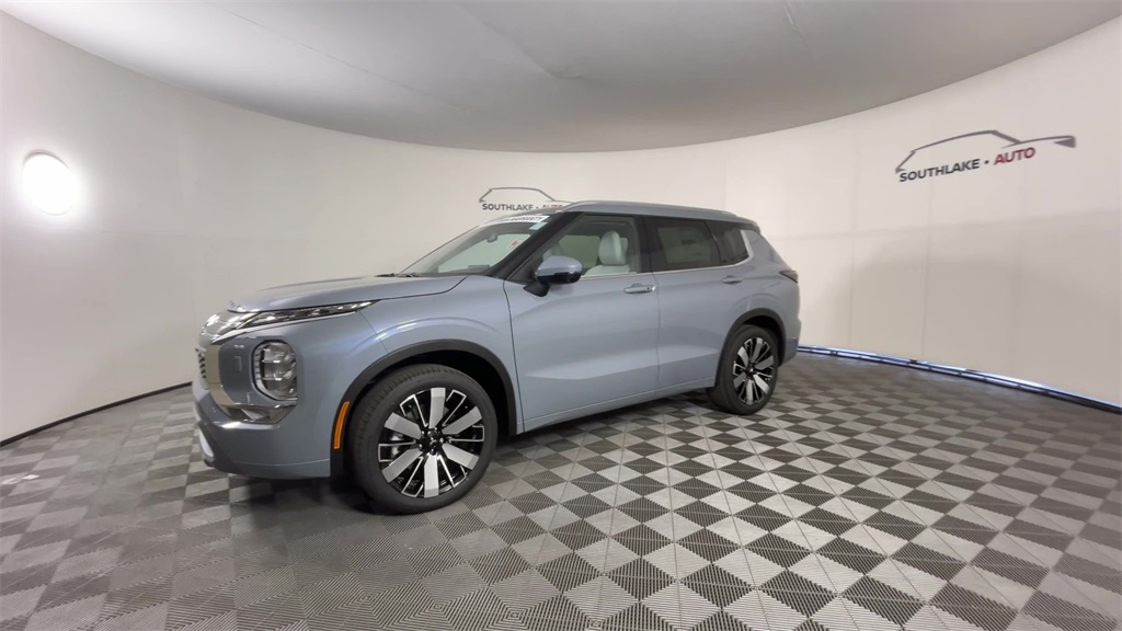 2025 Mitsubishi Outlander SEL photo 4