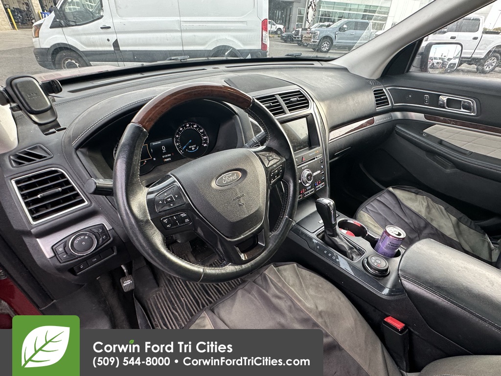 2017 Ford Explorer Platinum photo 2