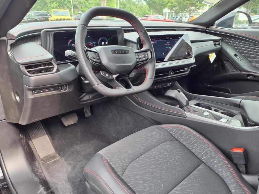 2025 Dodge Charger R/T photo 23