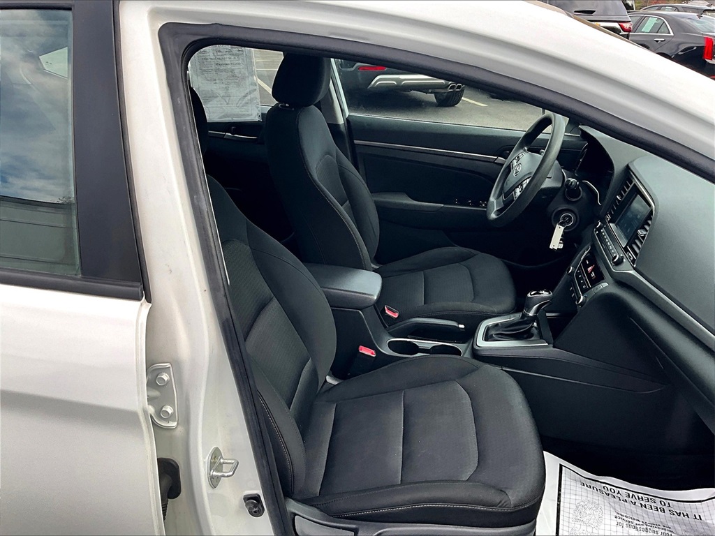 2018 Hyundai Elantra SEL photo 8