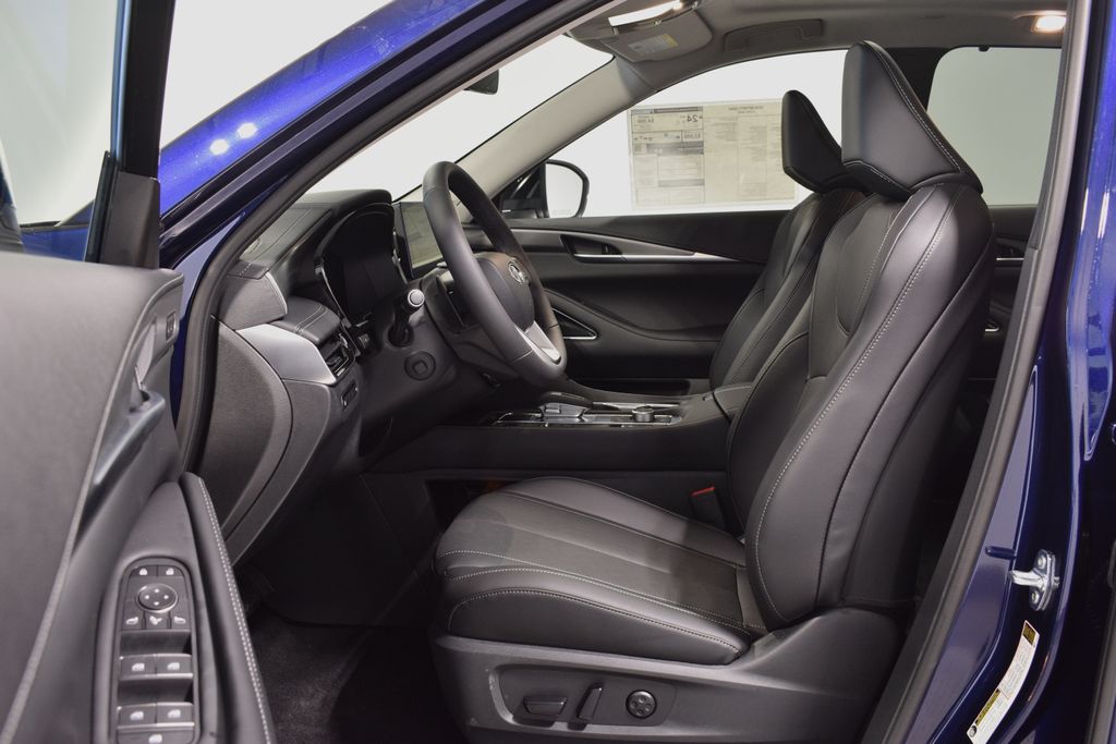 2026 Infiniti QX60 Luxe AWD photo 11