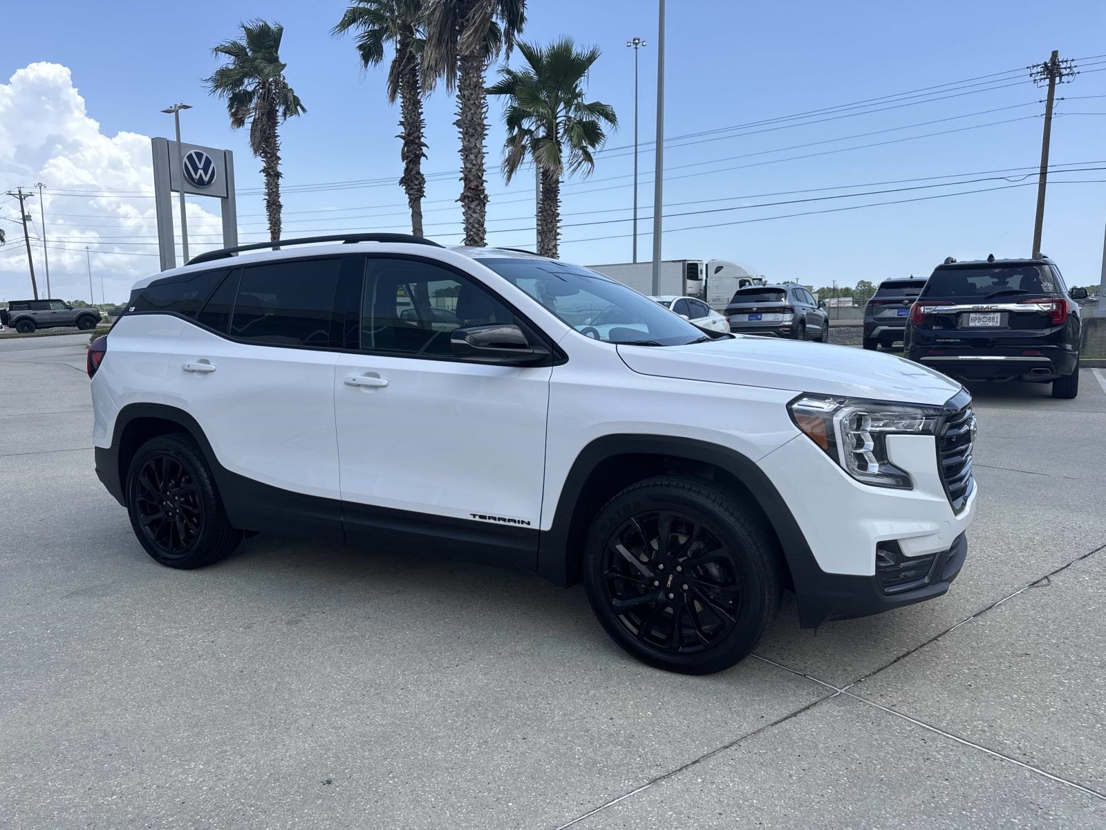 2024 Gmc Terrain SLT photo 3