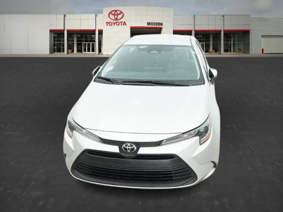 2025 Toyota Corolla LE photo 3