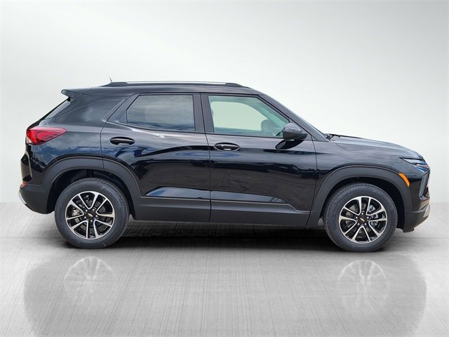 2026 Chevrolet Trailblazer LT photo 2