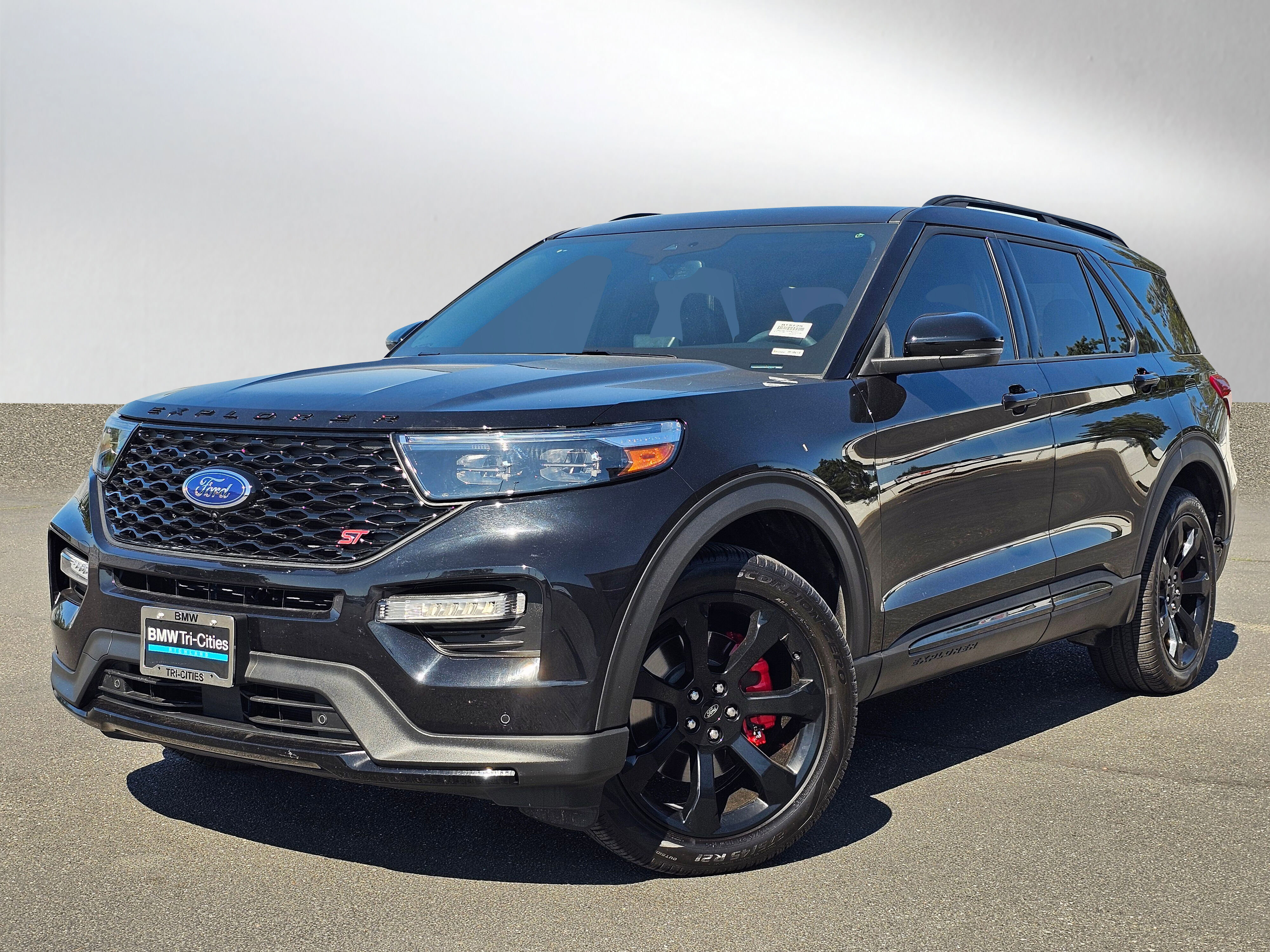 2024 Ford Explorer ST's photo