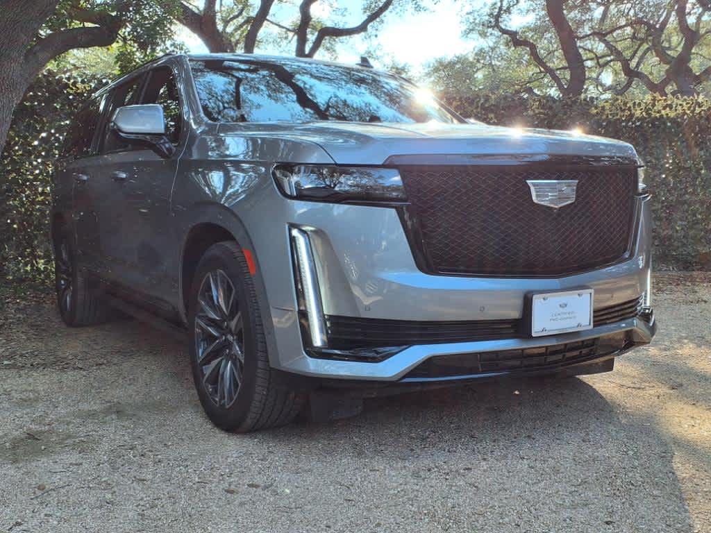 2024 Cadillac Escalade ESV Sport Platinum photo 3