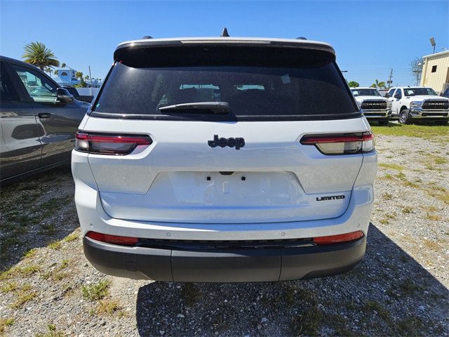 2025 Jeep Grand Cherokee Limited photo 3