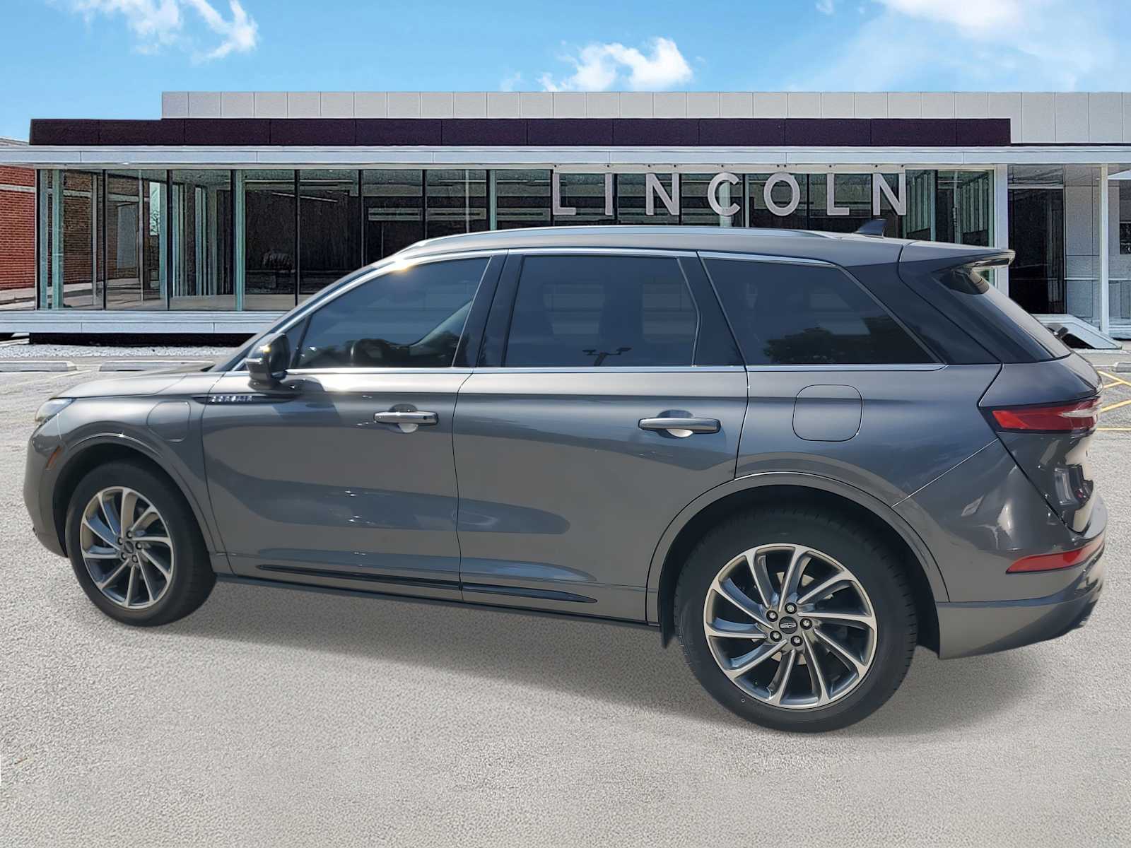 2022 Lincoln Corsair Grand Touring photo 3