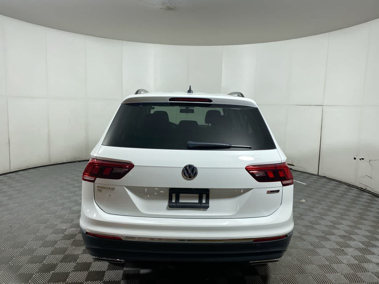 2021 Volkswagen Tiguan SE photo 2