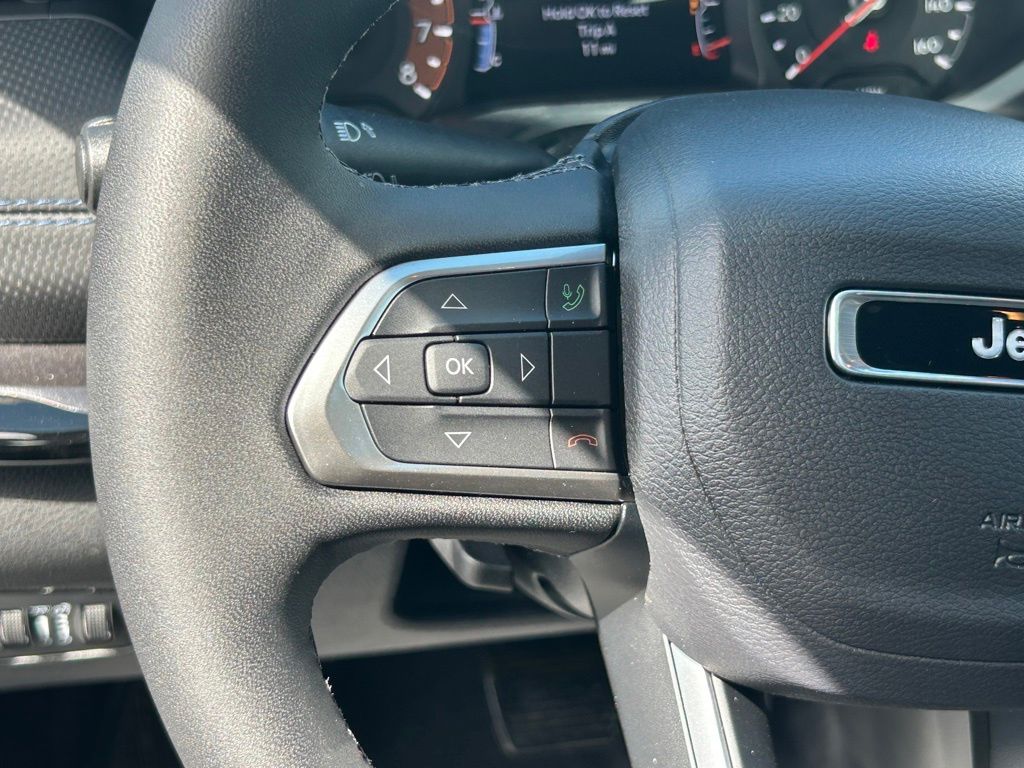 2026 Jeep Compass Latitude Altitude photo 37