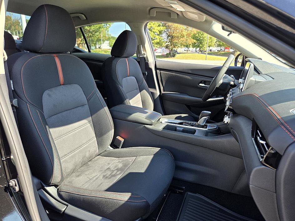 2025 Nissan Sentra SR Midnight Edition photo 12