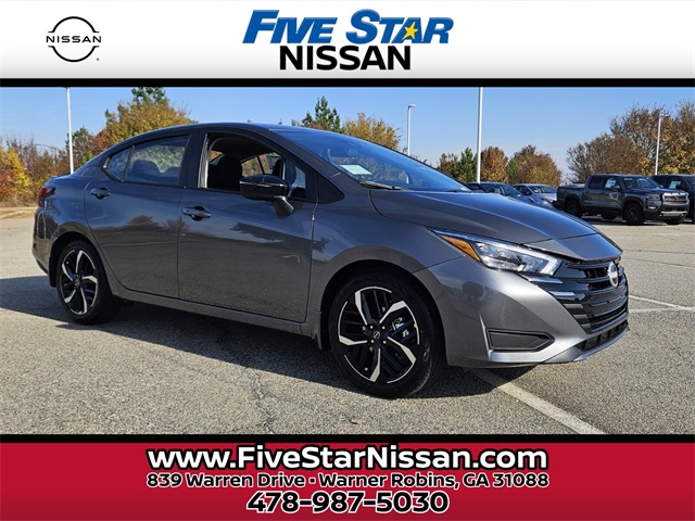 2025 Nissan Versa Sedan SR's photo