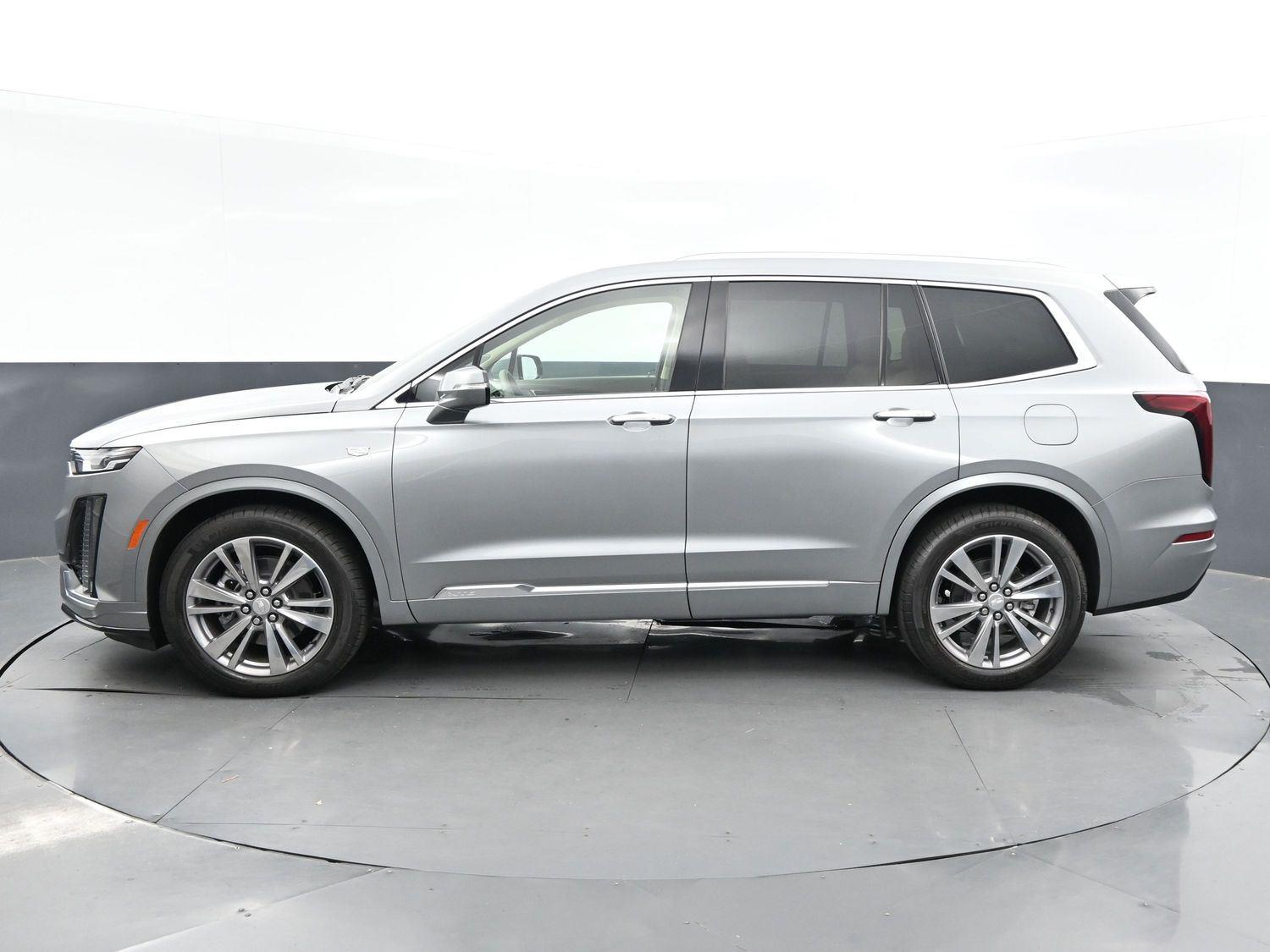 2025 Cadillac XT6 Premium Luxury photo 4