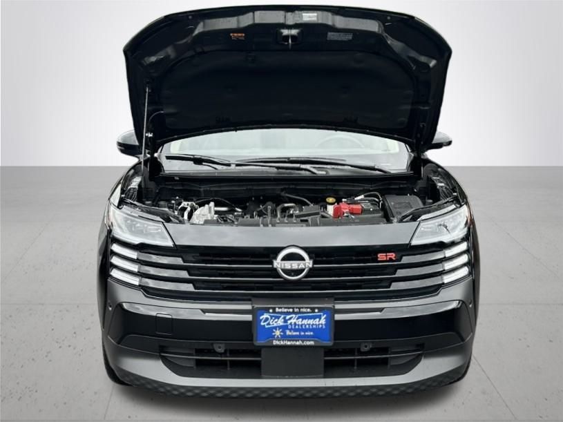 2026 Nissan Kicks SR photo 3