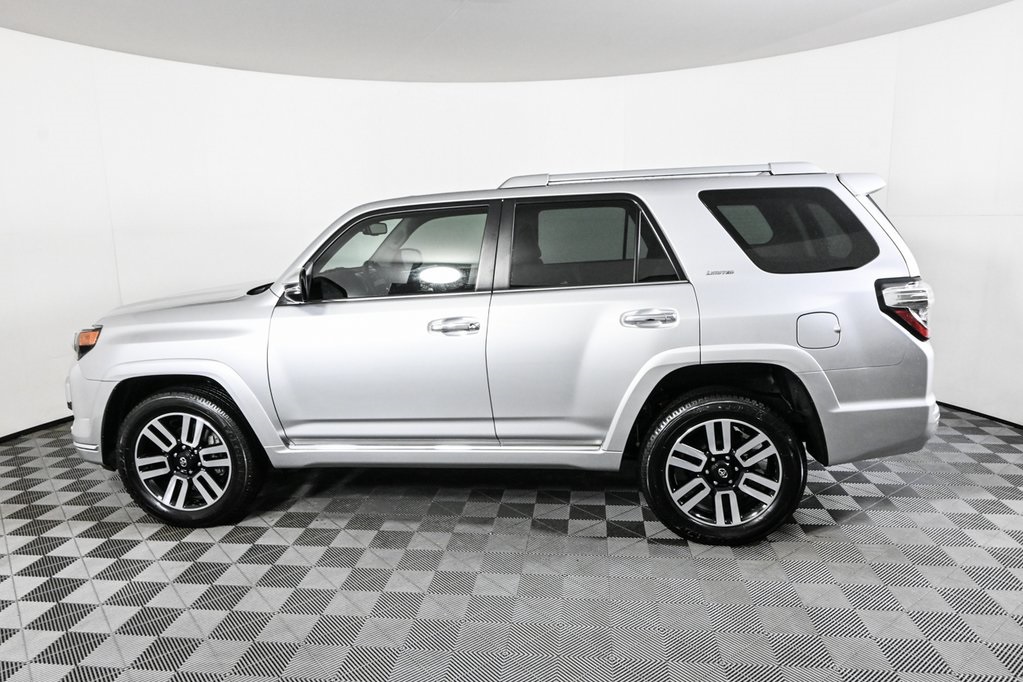 2023 Toyota 4Runner Limited photo 2