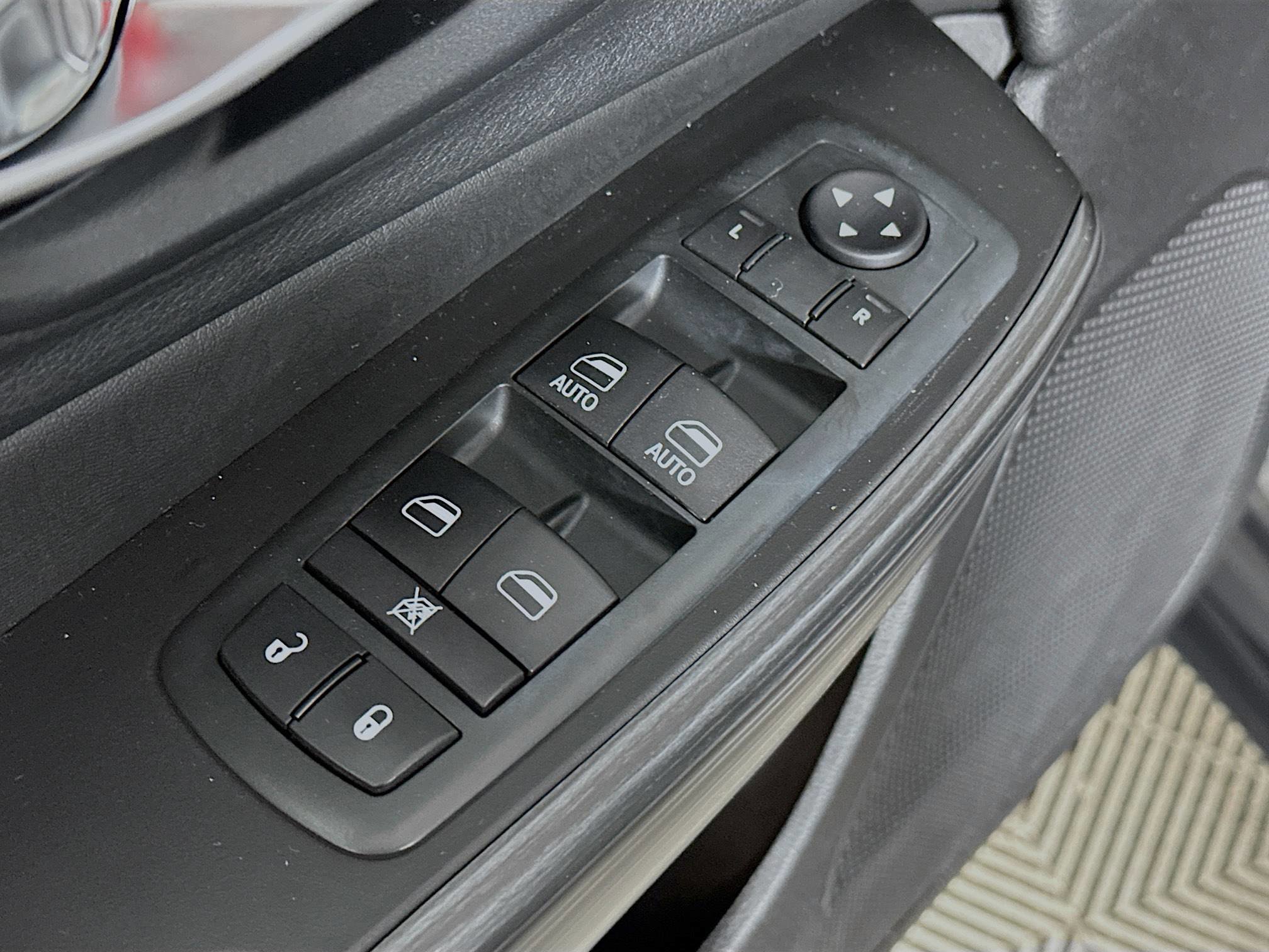 2015 Jeep Cherokee Limited photo 15