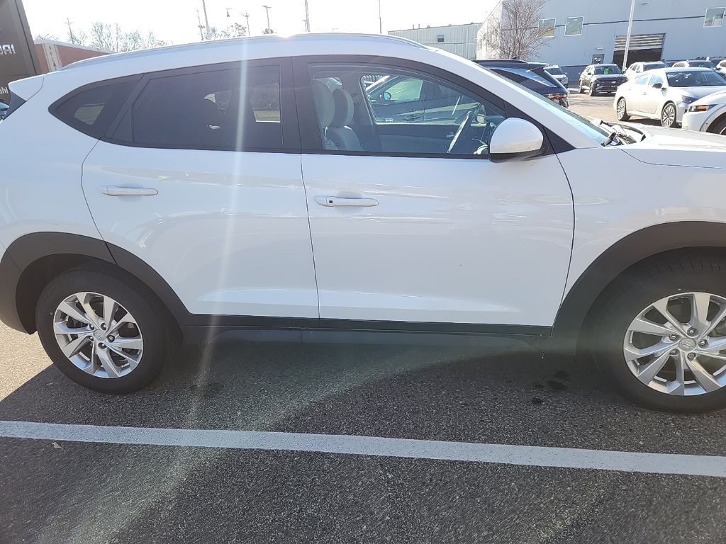 2021 Hyundai Tucson Value photo 2