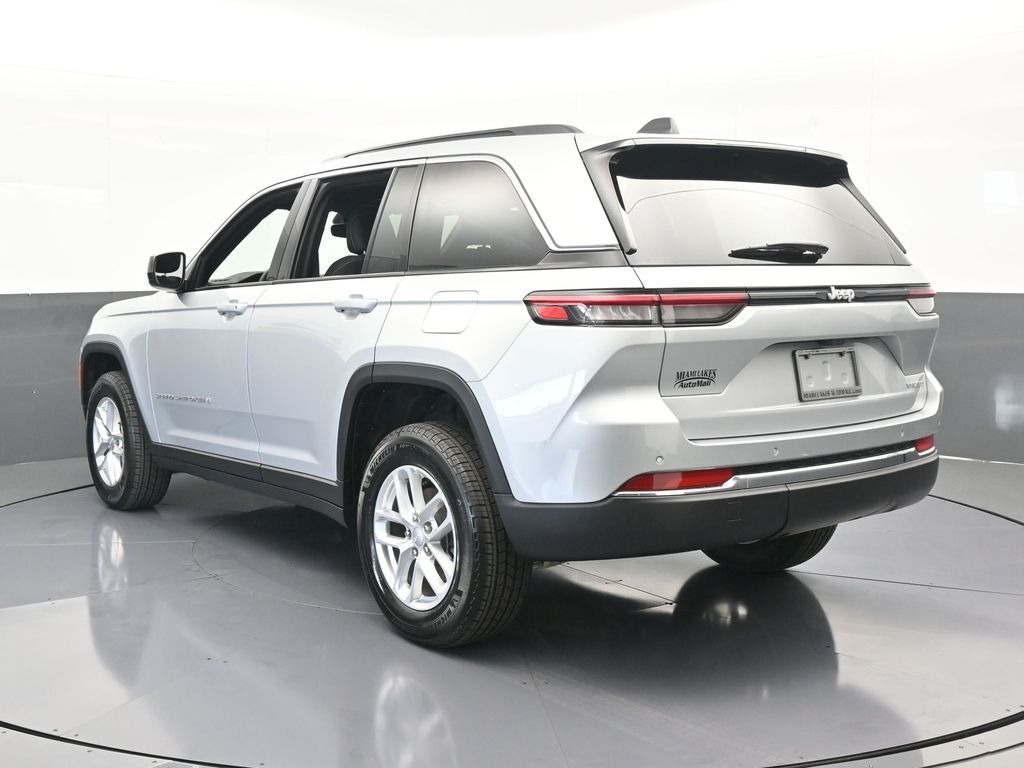 2024 Jeep Grand Cherokee Laredo X photo 4