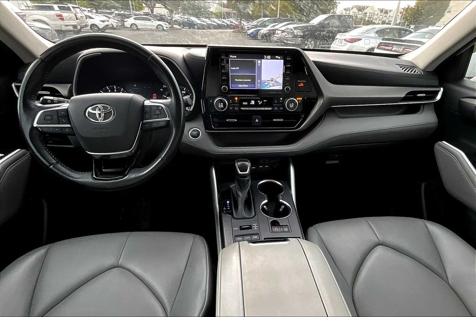 2021 Toyota Highlander XLE photo 15