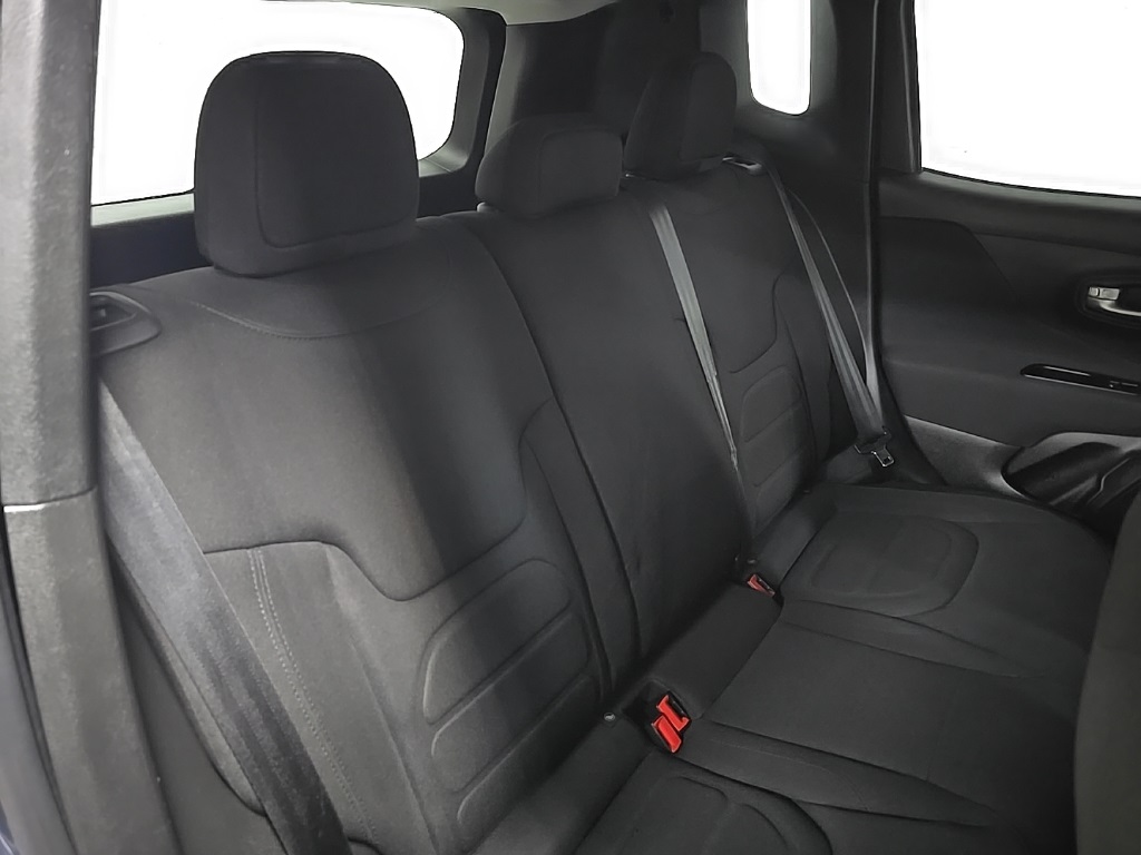 2020 Jeep Renegade Latitude photo 17