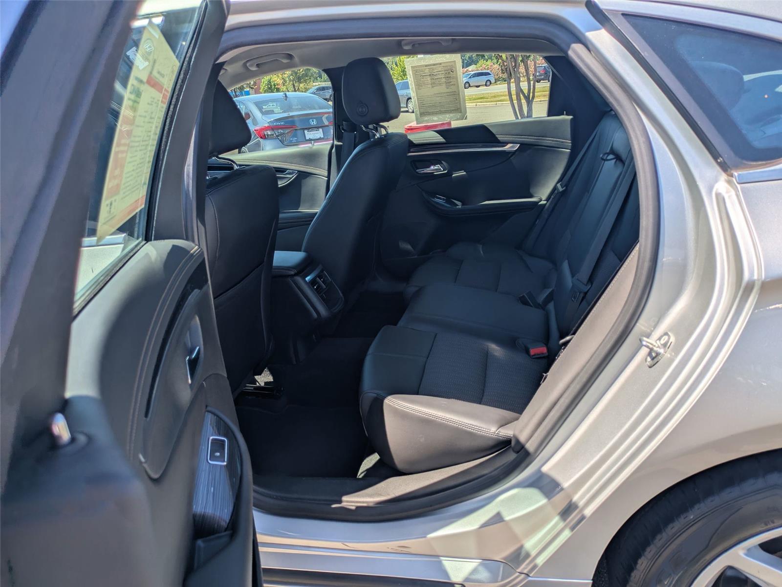 2017 Chevrolet Impala 1LT photo 23